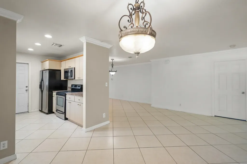 2241 NW 3rd Street Pompano Beach FL 33069