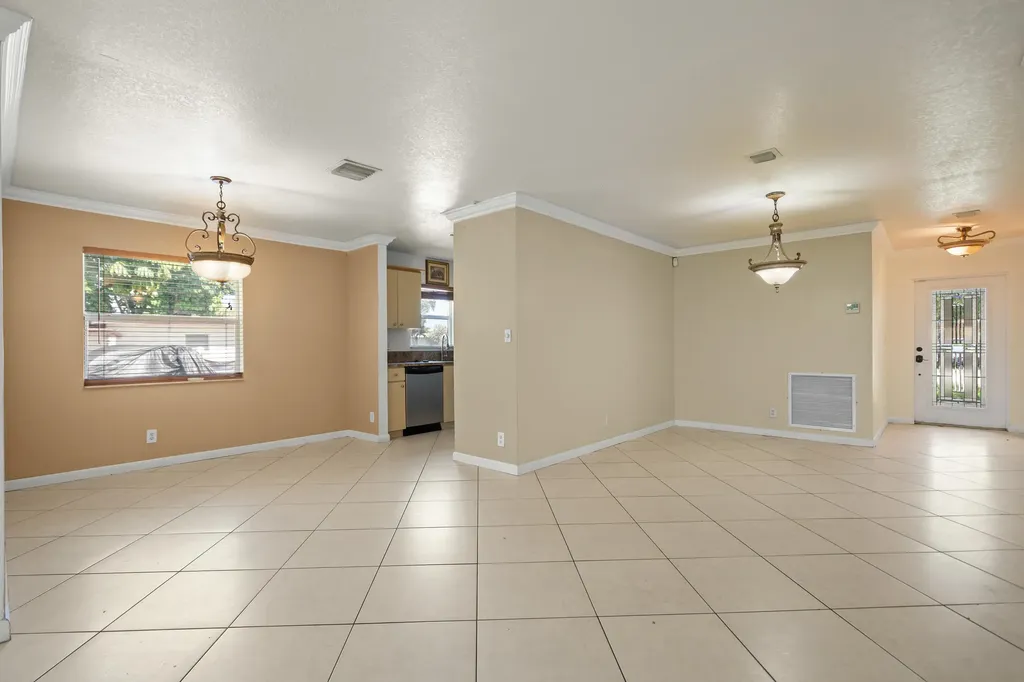 2241 NW 3rd Street Pompano Beach FL 33069