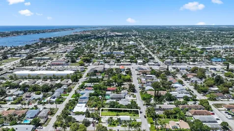 614 N 5th Street Lantana FL 33462