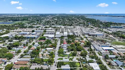 614 N 5th Street Lantana FL 33462