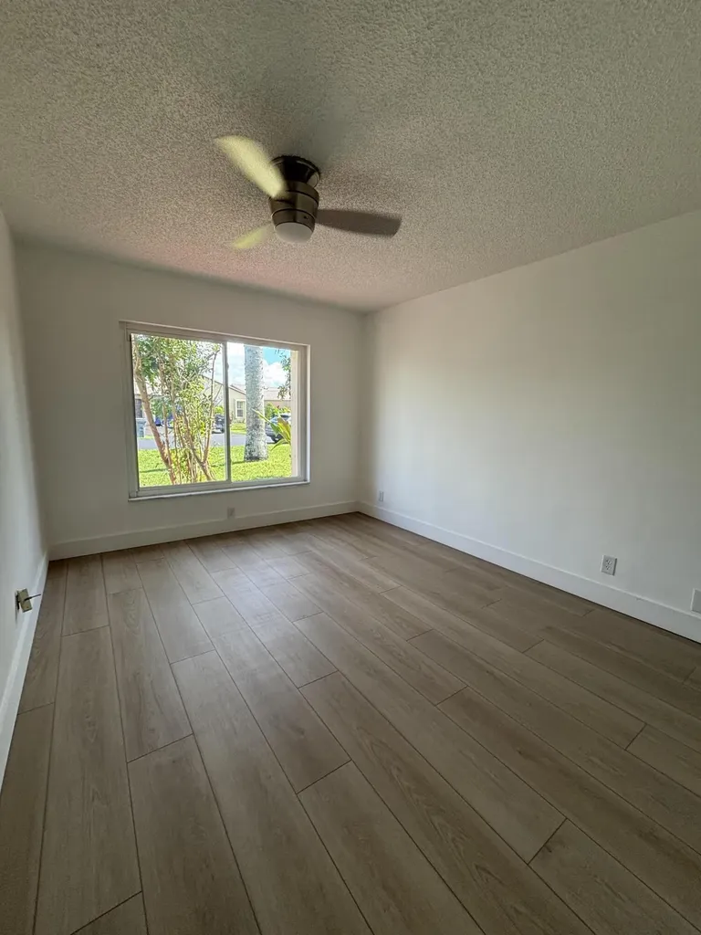5430 Mirror Lakes Boulevard Boynton Beach FL 33472