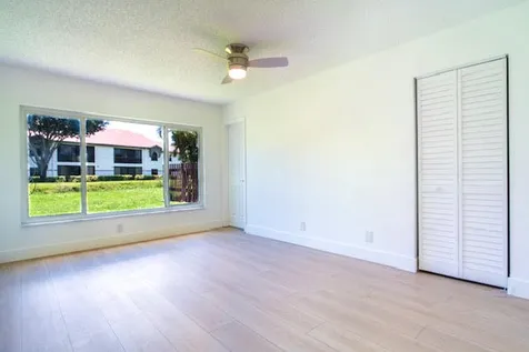 5430 Mirror Lakes Boulevard Boynton Beach FL 33472