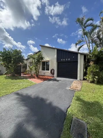 5430 Mirror Lakes Boulevard Boynton Beach FL 33472