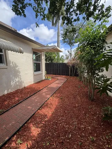 5430 Mirror Lakes Boulevard Boynton Beach FL 33472