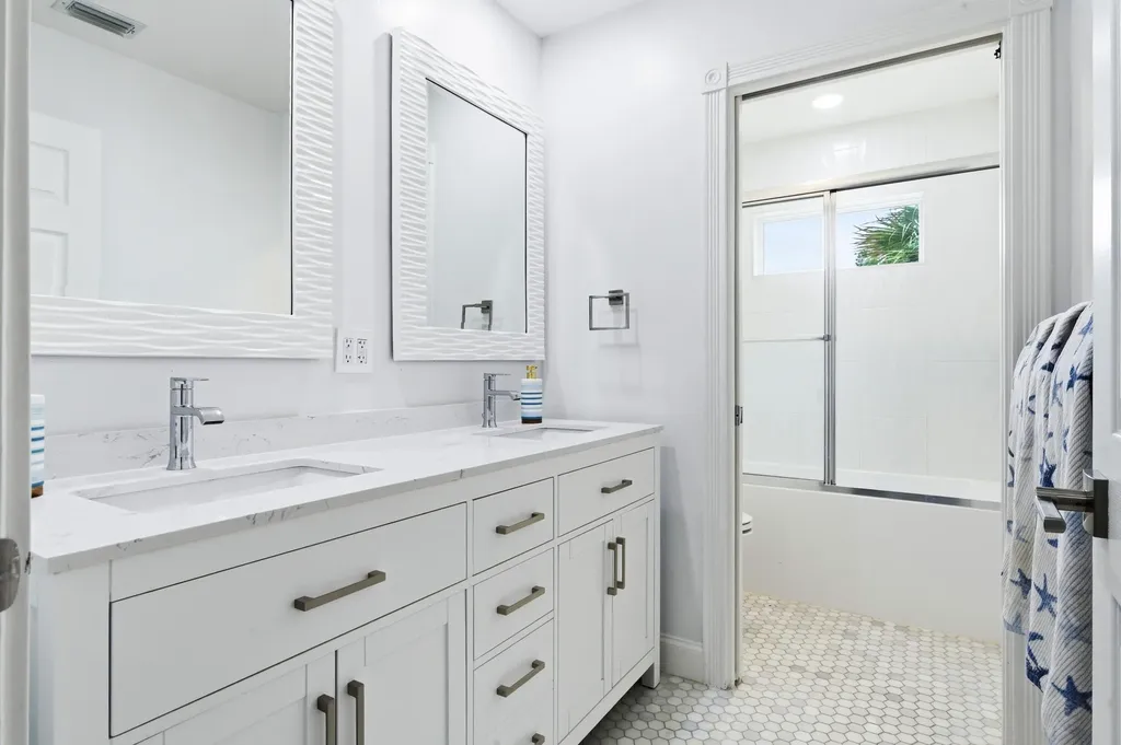 573 Cocoplum Drive Drive E Jupiter FL 33458
