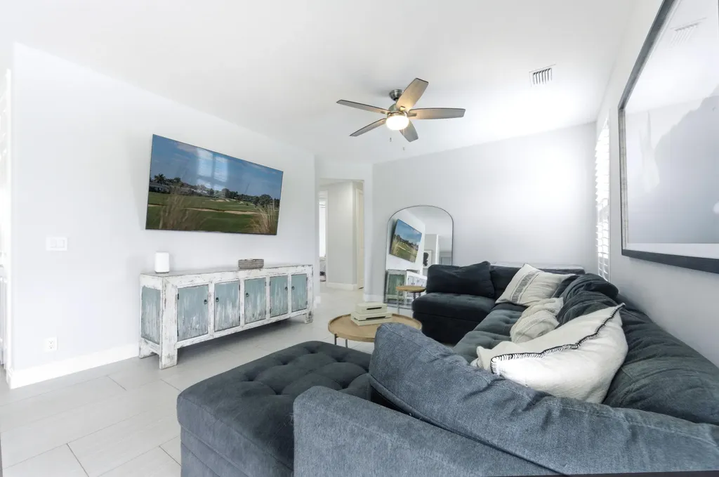 573 Cocoplum Drive Drive E Jupiter FL 33458