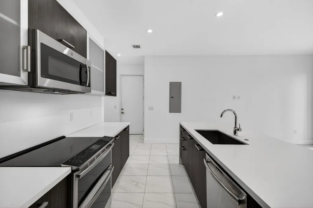 1044 NE 18th Avenue Fort Lauderdale FL 33304