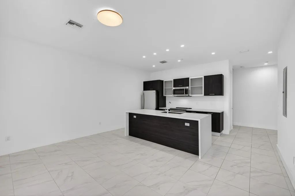 1044 NE 18th Avenue Fort Lauderdale FL 33304