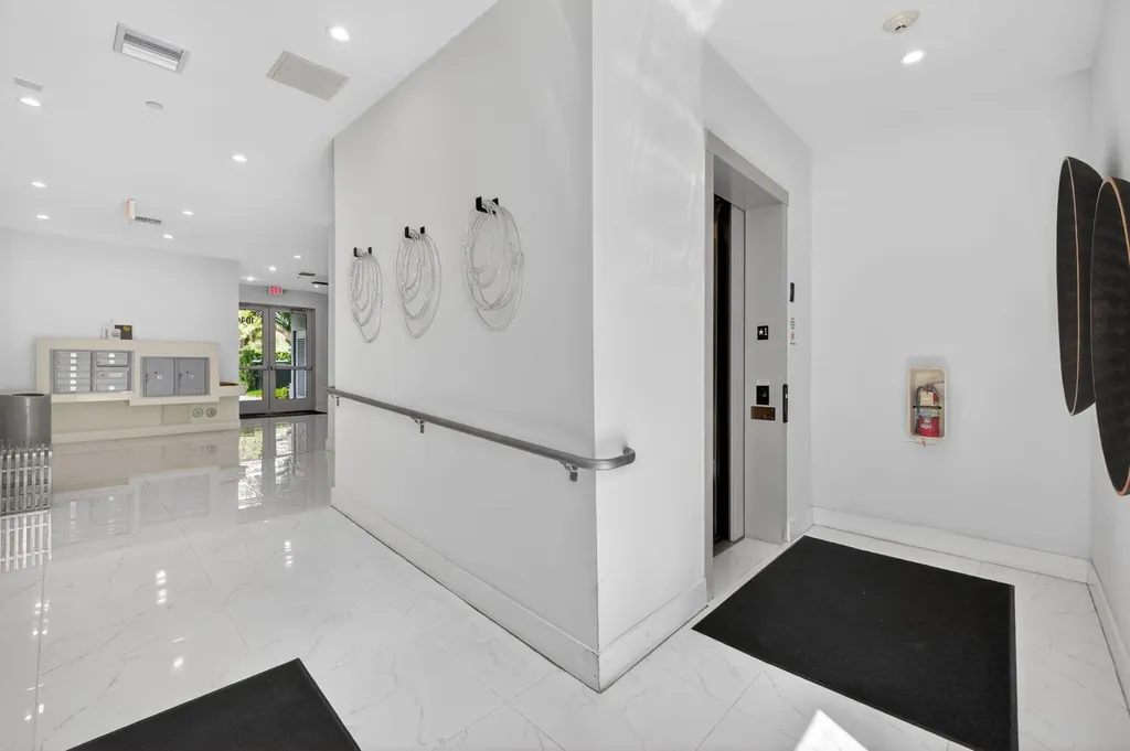 1044 NE 18th Avenue Fort Lauderdale FL 33304