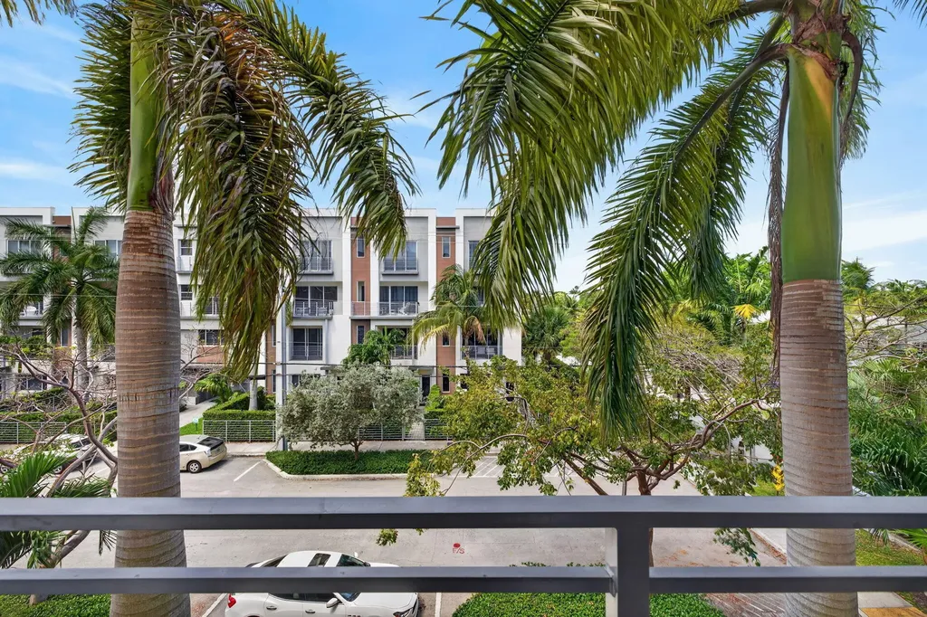 1044 NE 18th Avenue Fort Lauderdale FL 33304