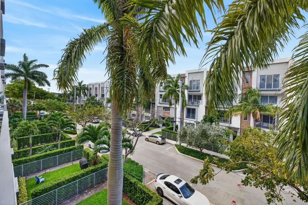 1044 NE 18th Avenue Fort Lauderdale FL 33304