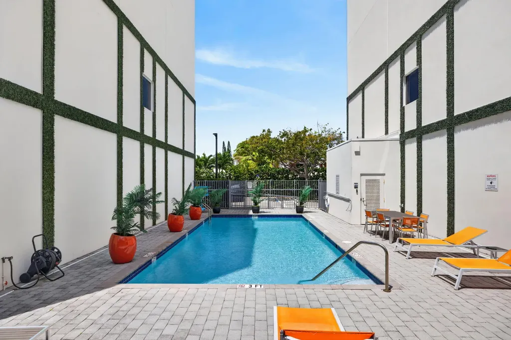 1044 NE 18th Avenue Fort Lauderdale FL 33304