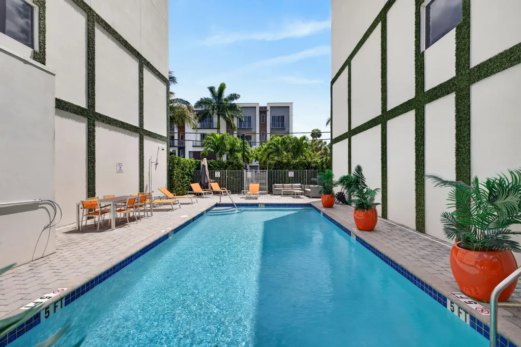 1044 NE 18th Avenue Fort Lauderdale FL 33304