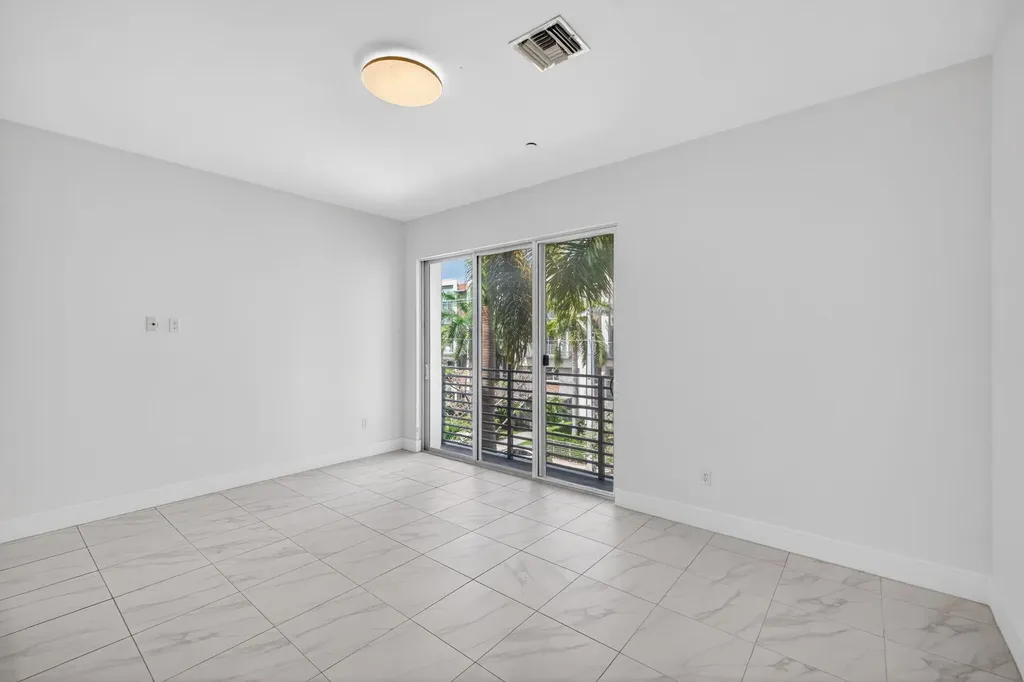 1044 NE 18th Avenue Fort Lauderdale FL 33304