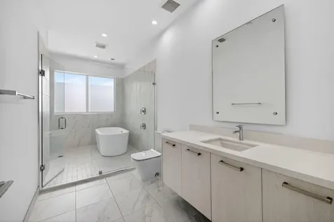 1044 NE 18th Avenue Fort Lauderdale FL 33304