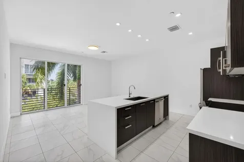 1044 NE 18th Avenue Fort Lauderdale FL 33304