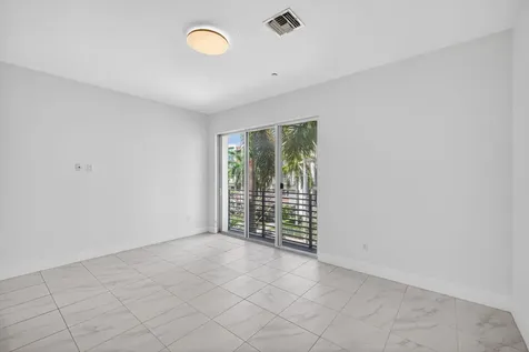 1044 NE 18th Avenue Fort Lauderdale FL 33304