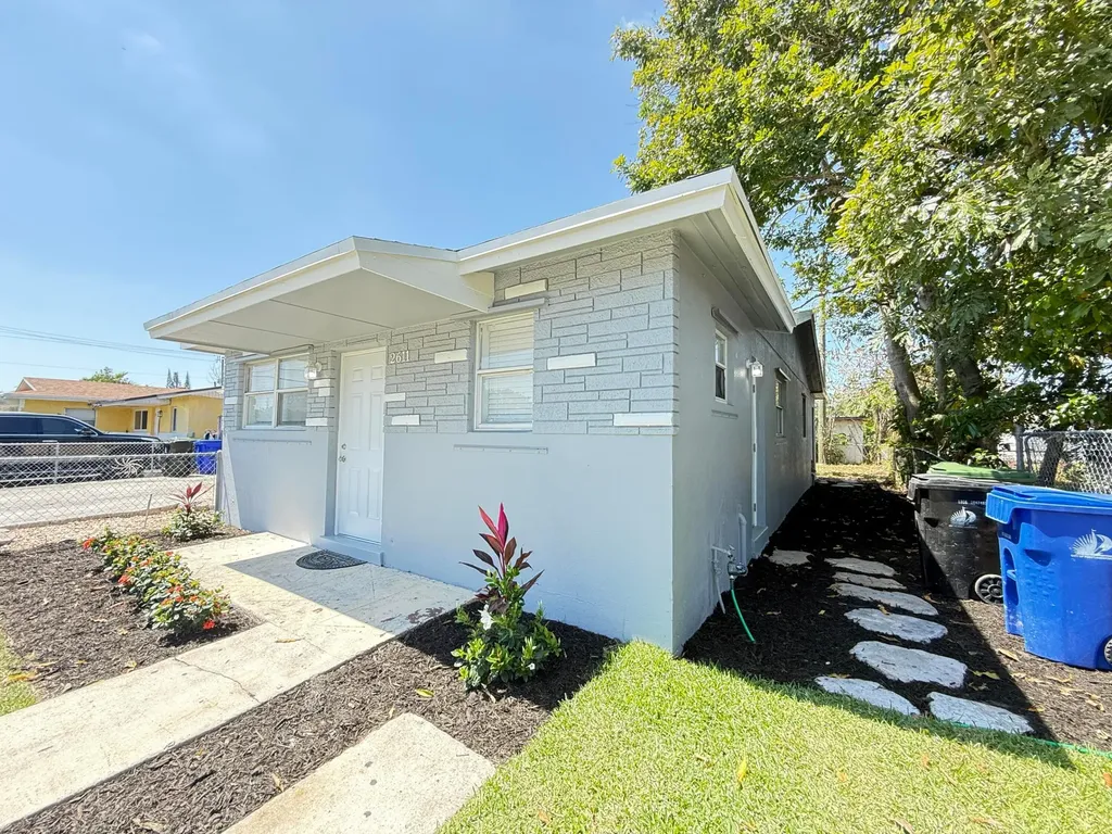 2611 NW 21st Street Fort Lauderdale FL 33311