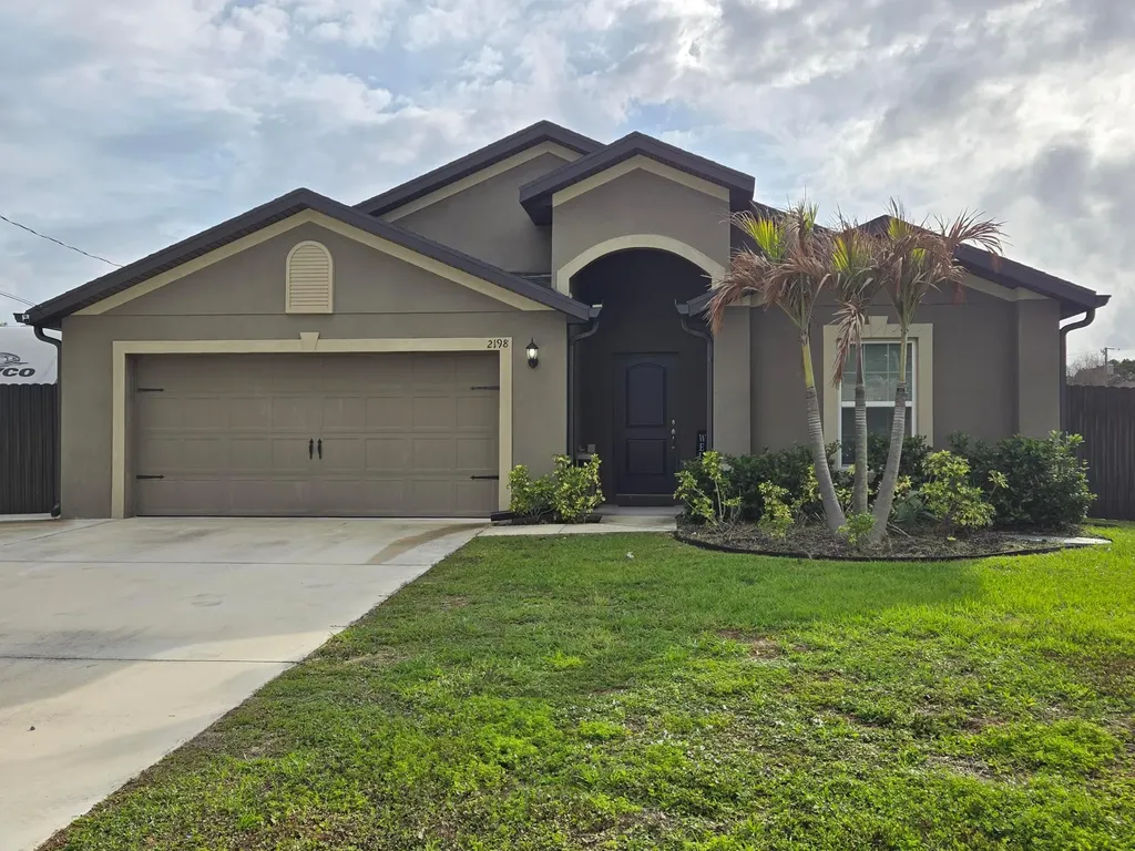 2198 SW Algiers Street Port St Lucie FL 34953