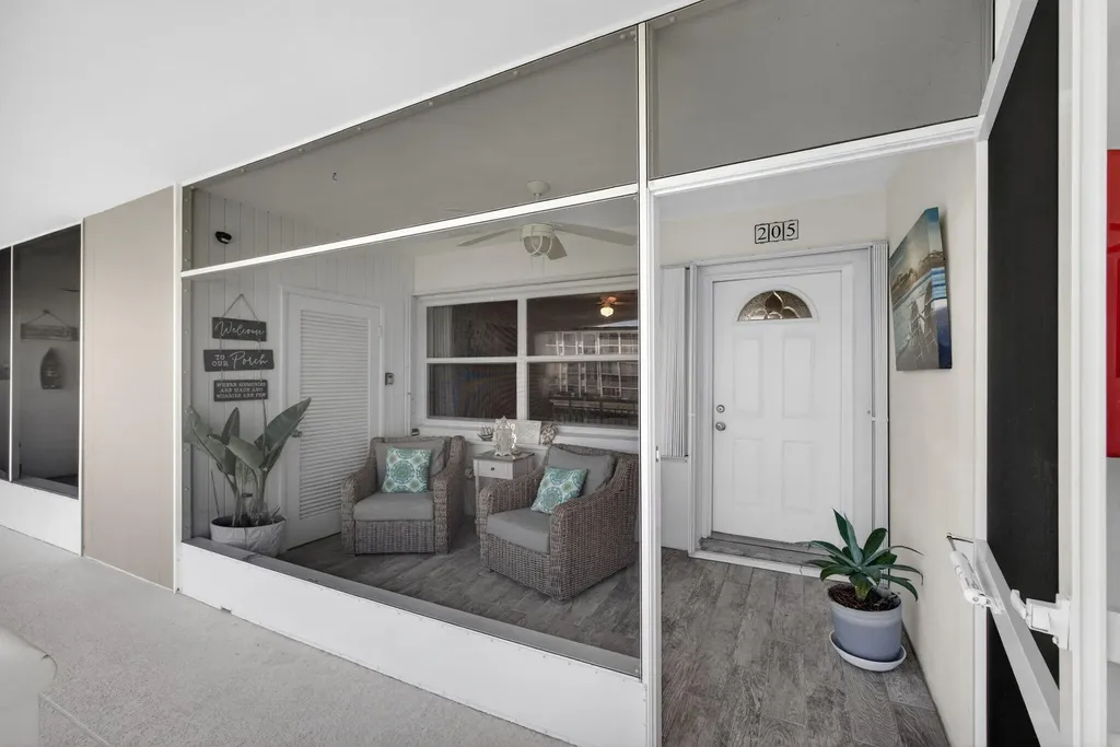 111 Shore Court North Palm Beach FL 33408