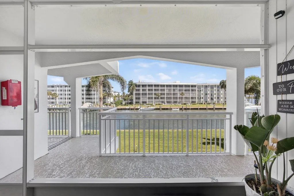 111 Shore Court North Palm Beach FL 33408