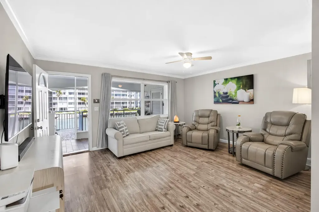 111 Shore Court North Palm Beach FL 33408