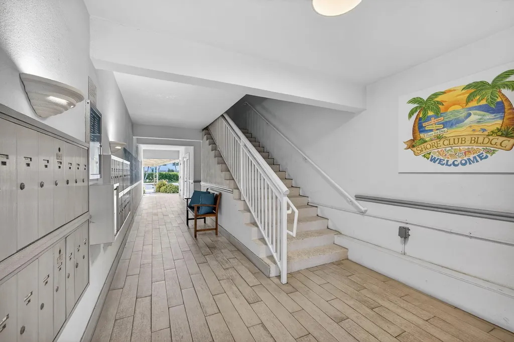 111 Shore Court North Palm Beach FL 33408