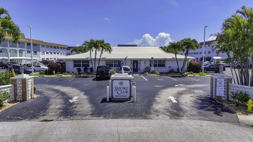 111 Shore Court North Palm Beach FL 33408