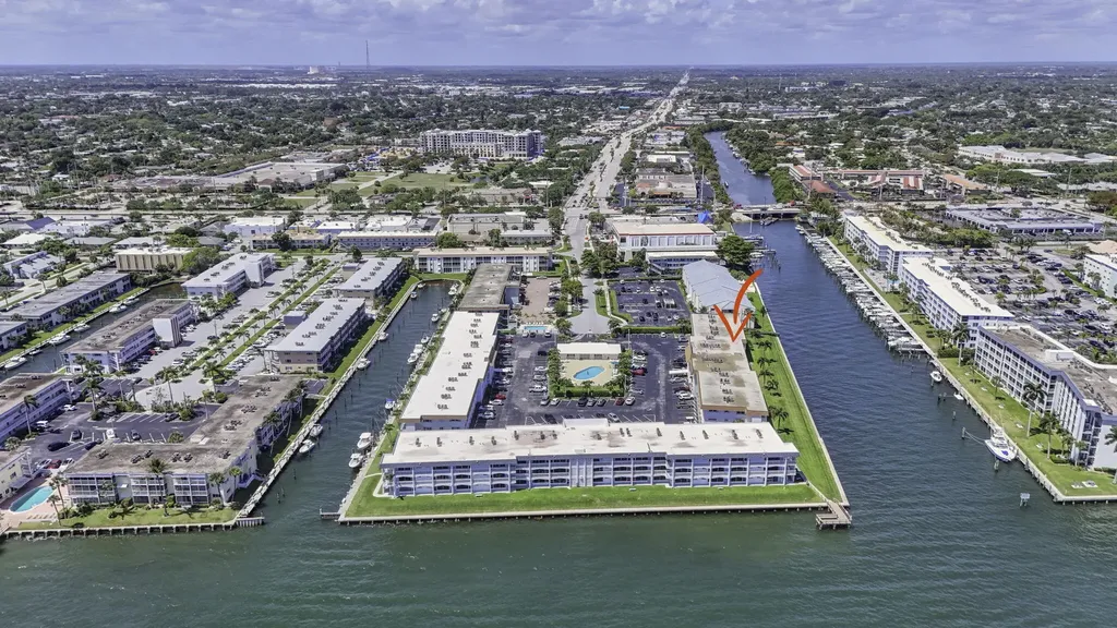 111 Shore Court North Palm Beach FL 33408