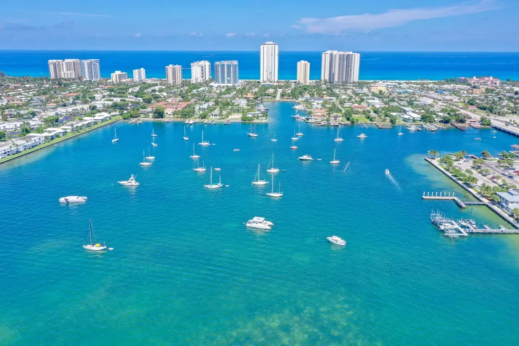 111 Shore Court North Palm Beach FL 33408