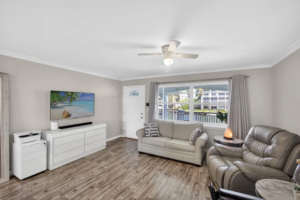 111 Shore Court North Palm Beach FL 33408
