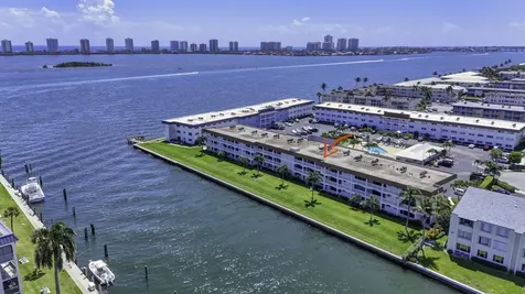111 Shore Court North Palm Beach FL 33408