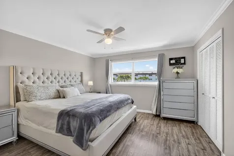111 Shore Court North Palm Beach FL 33408