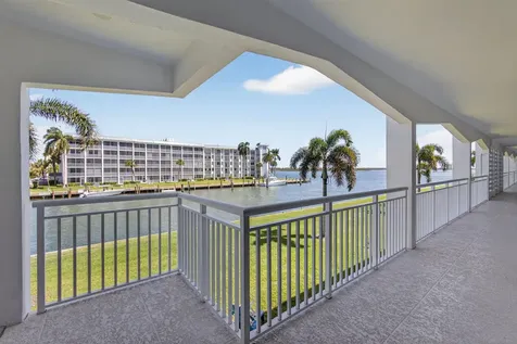 111 Shore Court North Palm Beach FL 33408