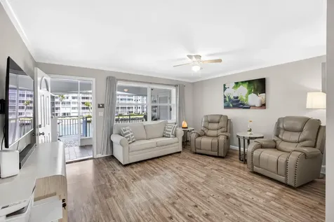 111 Shore Court North Palm Beach FL 33408