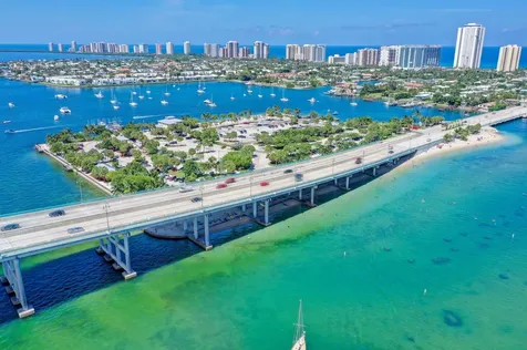 111 Shore Court North Palm Beach FL 33408