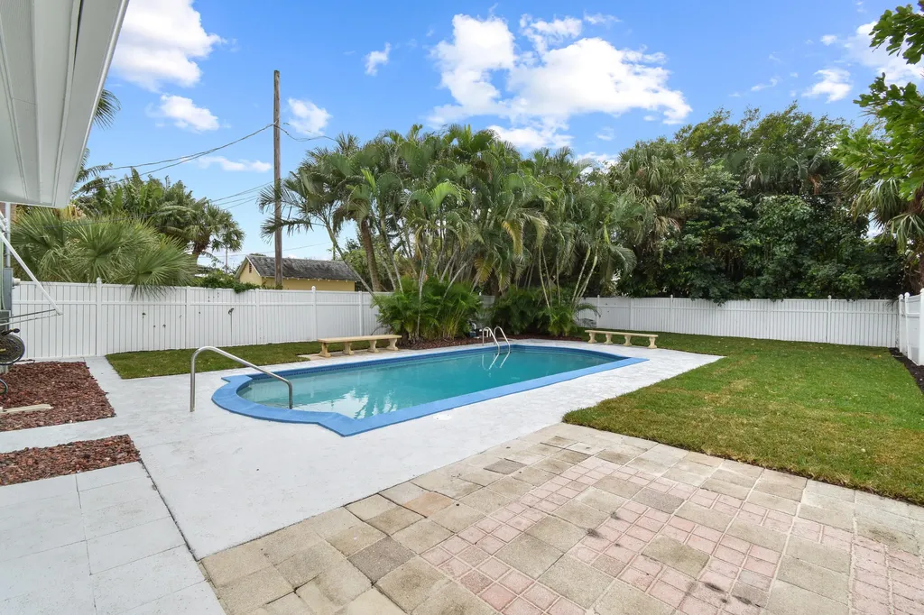 214 Seville Road West Palm Beach FL 33405