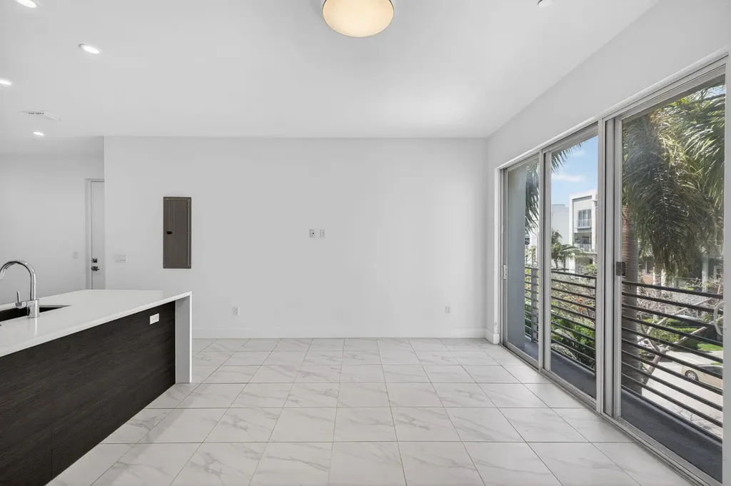 1044 NE 18th Avenue Fort Lauderdale FL 33304