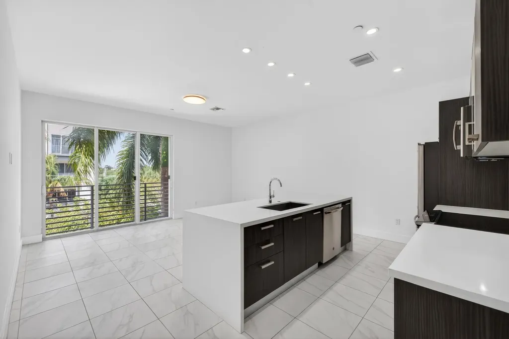 1044 NE 18th Avenue Fort Lauderdale FL 33304