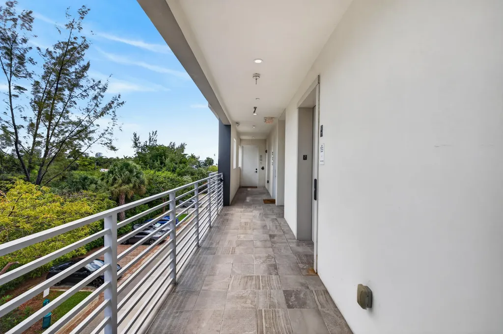 1044 NE 18th Avenue Fort Lauderdale FL 33304
