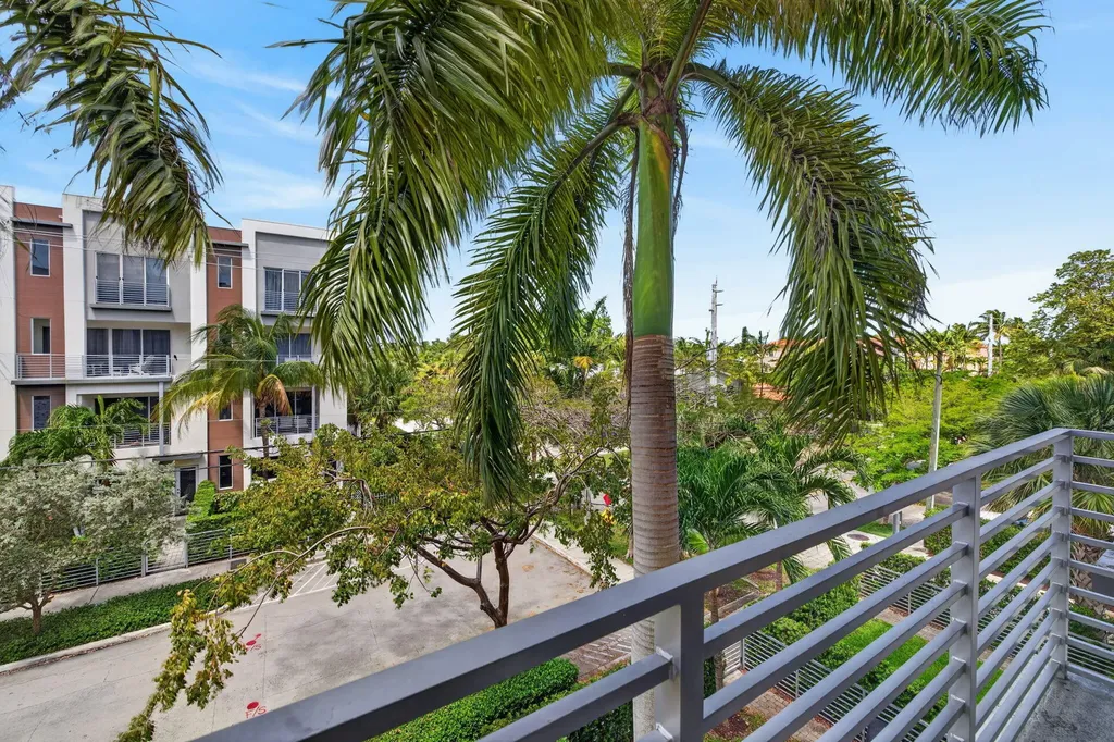 1044 NE 18th Avenue Fort Lauderdale FL 33304