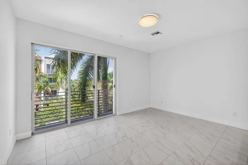 1044 NE 18th Avenue Fort Lauderdale FL 33304