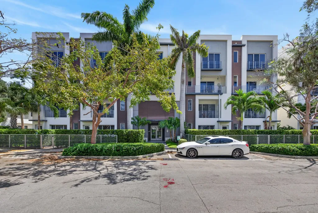 1044 NE 18th Avenue Fort Lauderdale FL 33304