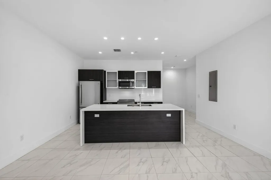 1044 NE 18th Avenue Fort Lauderdale FL 33304