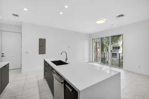 1044 NE 18th Avenue Fort Lauderdale FL 33304