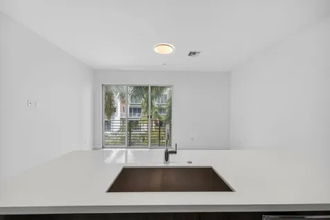 1044 NE 18th Avenue Fort Lauderdale FL 33304
