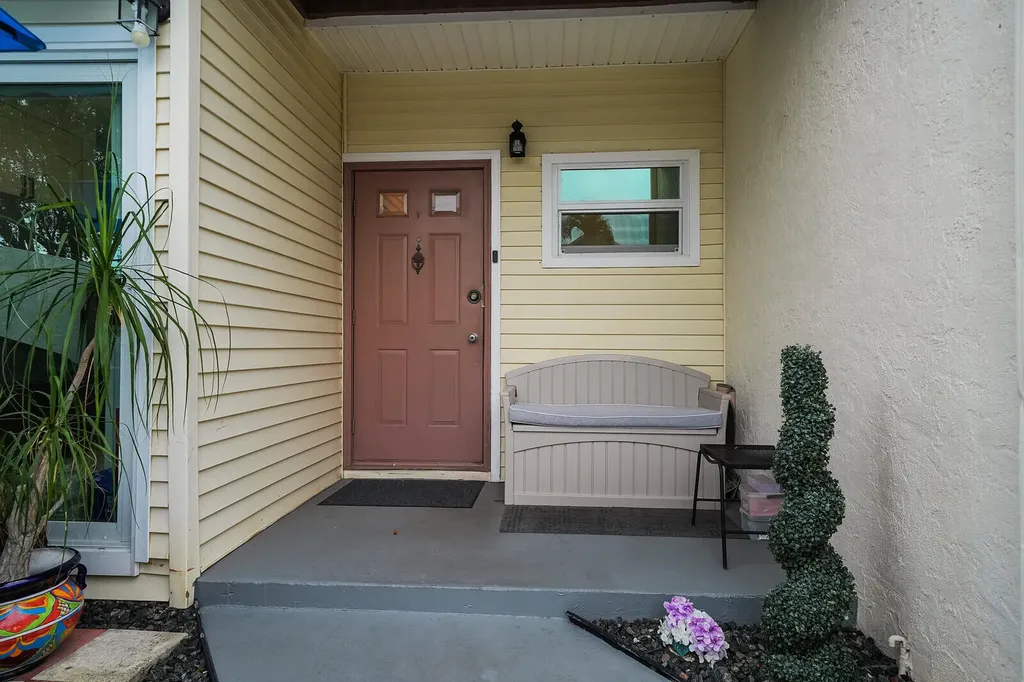 4807 S Hemingway Circle Margate FL 33063