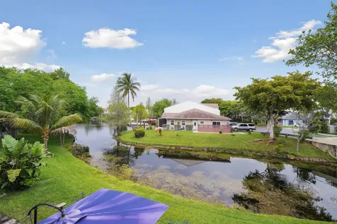 4807 S Hemingway Circle Margate FL 33063
