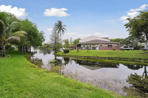 4807 S Hemingway Circle Margate FL 33063