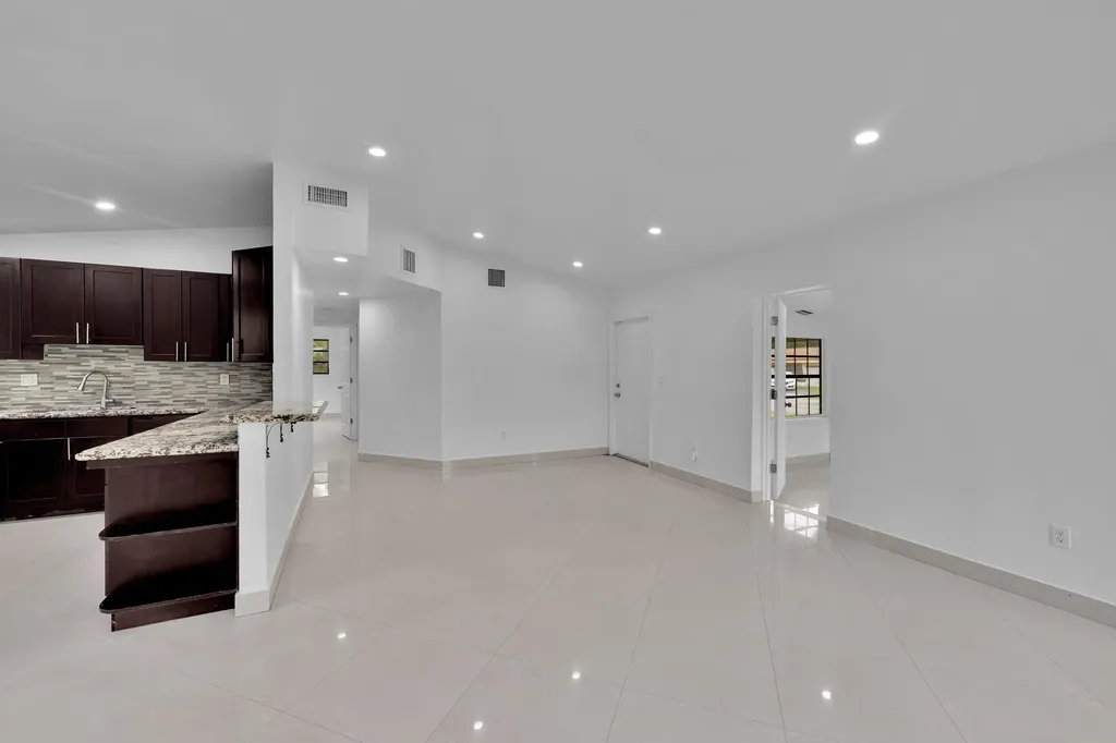 17551 NE 5th Avenue North Miami Beach FL 33162